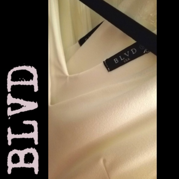 FINAL 🌅BLVD white/navy pinstripe pull-on Jumper - Picture 5 of 8